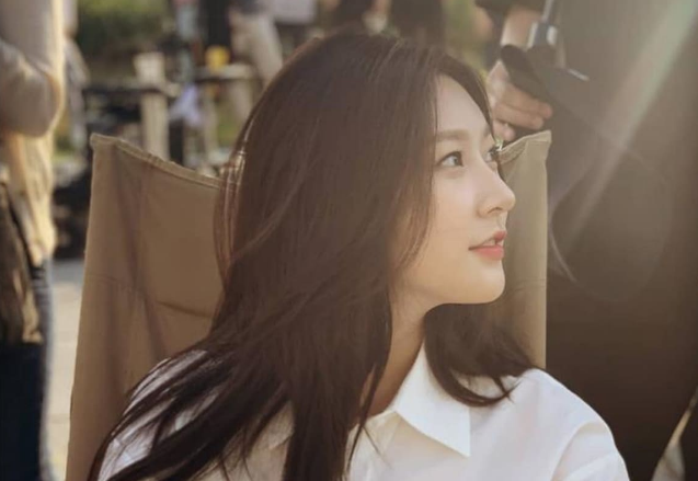 김새론의 "기타맨" 커머셜 필름에 귀환